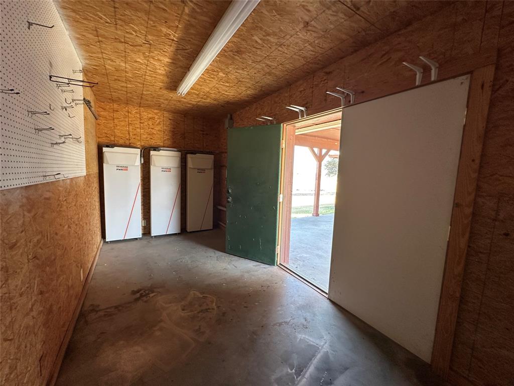 349 Lake Point Road Comanche, TX 76442 - Photo 26 of 40