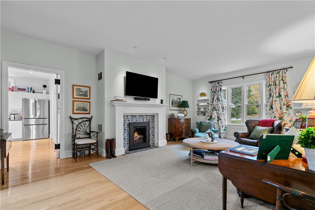 561 Indian Avenue Middletown, RI 02842 - Photo 13 of 42