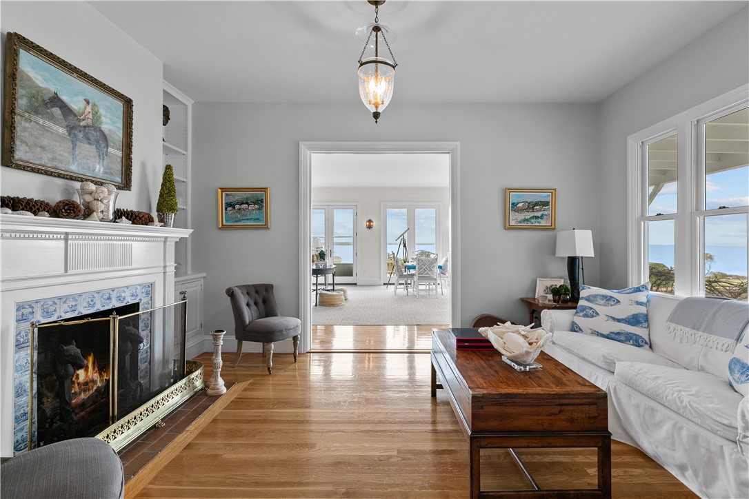 561 Indian Avenue Middletown, RI 02842 - Photo 5 of 42