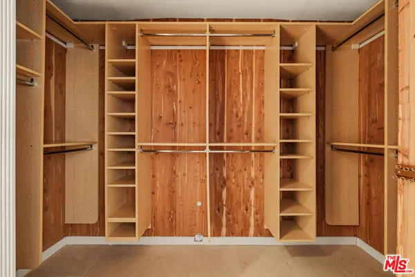 $2,495,000 | 11411 Dona Lola Drive, Studio City, CA 91604