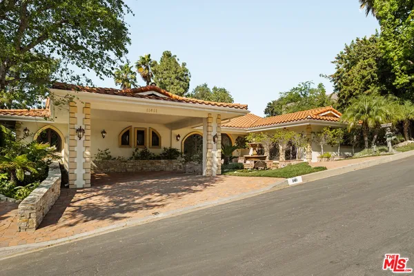 $2,495,000 | 11411 Dona Lola Drive, Studio City, CA 91604