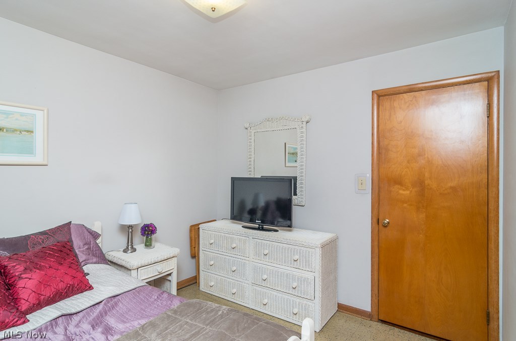 1211 Blanchester Road Lyndhurst, OH 44124 - Photo 10 of 25 Gallery Image 10