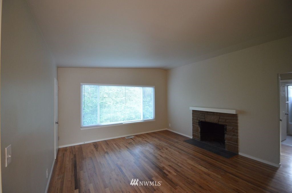 305 Northwest 6th Street Renton, WA 98057 - Photo 2 of 11 Gallery Image 2