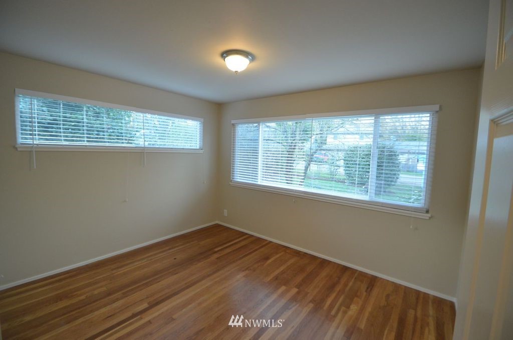 305 Northwest 6th Street Renton, WA 98057 - Photo 5 of 11 Gallery Image 5