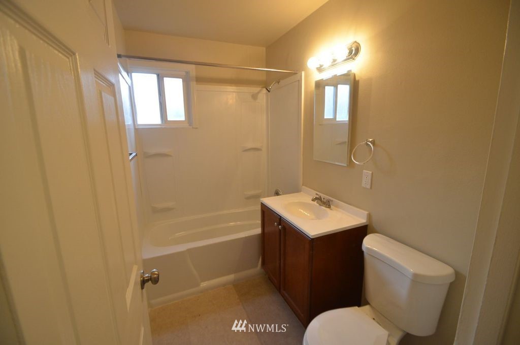 305 Northwest 6th Street Renton, WA 98057 - Photo 6 of 11 Gallery Image 6