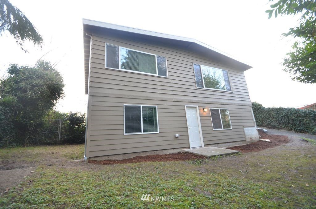 305 Northwest 6th Street Renton, WA 98057 - Photo 10 of 11 Gallery Image 10