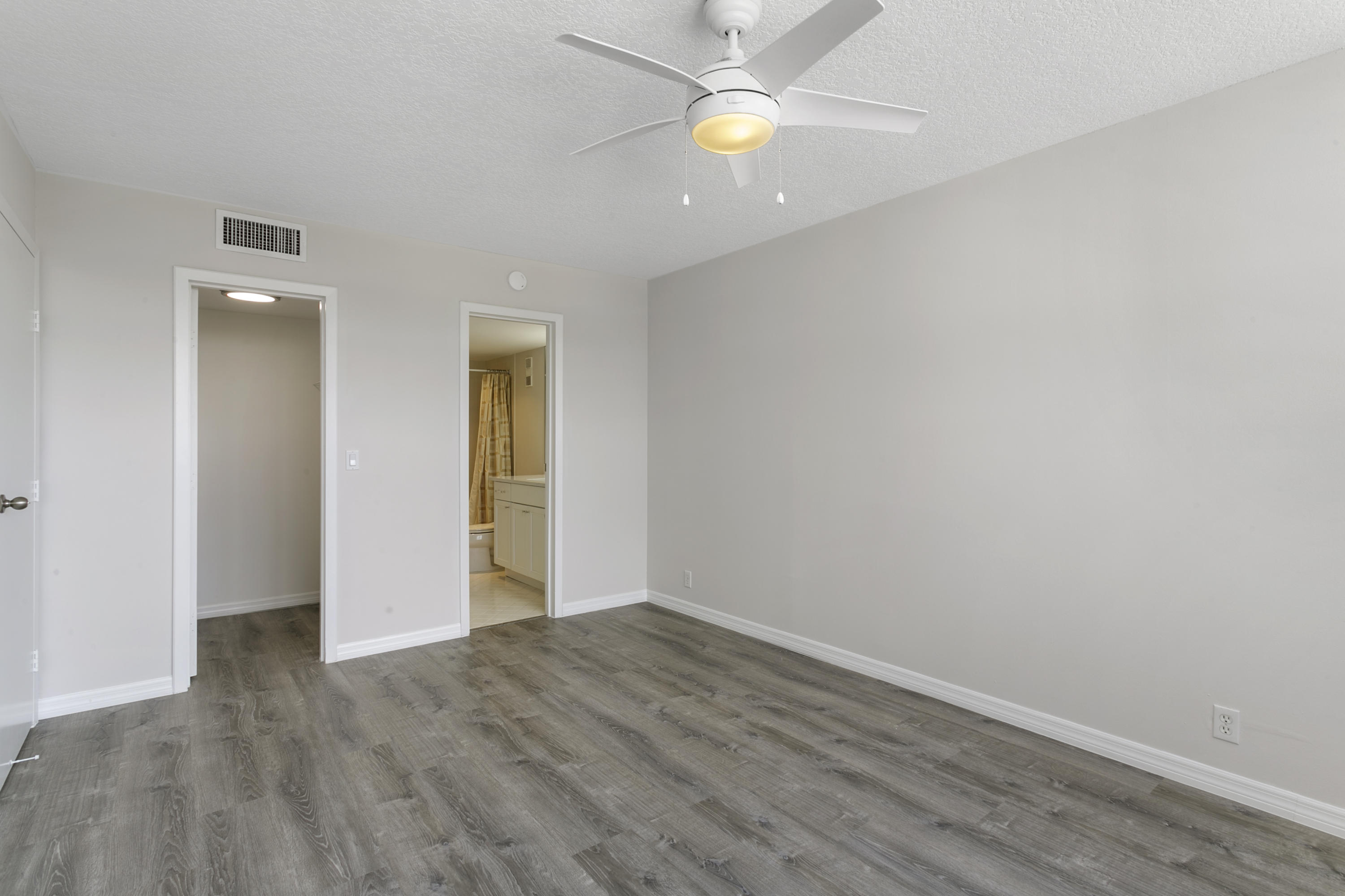 336 Golfview Road, Unit 515 North Palm Beach, FL 33408 - Photo 12 of 18 Master Bedroom 2