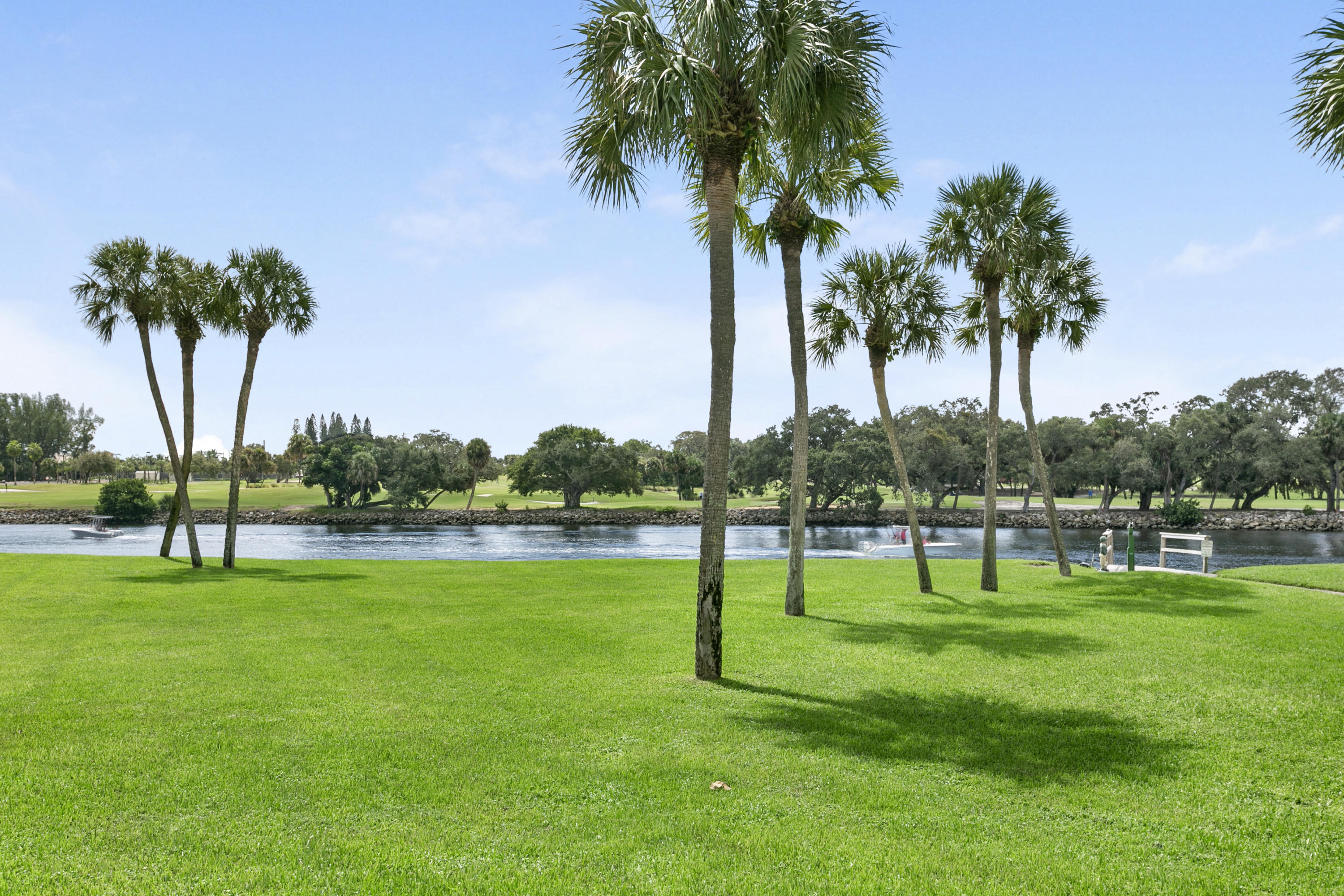 336 Golfview Road, Unit 515 North Palm Beach, FL 33408 - Photo 17 of 18 Rear