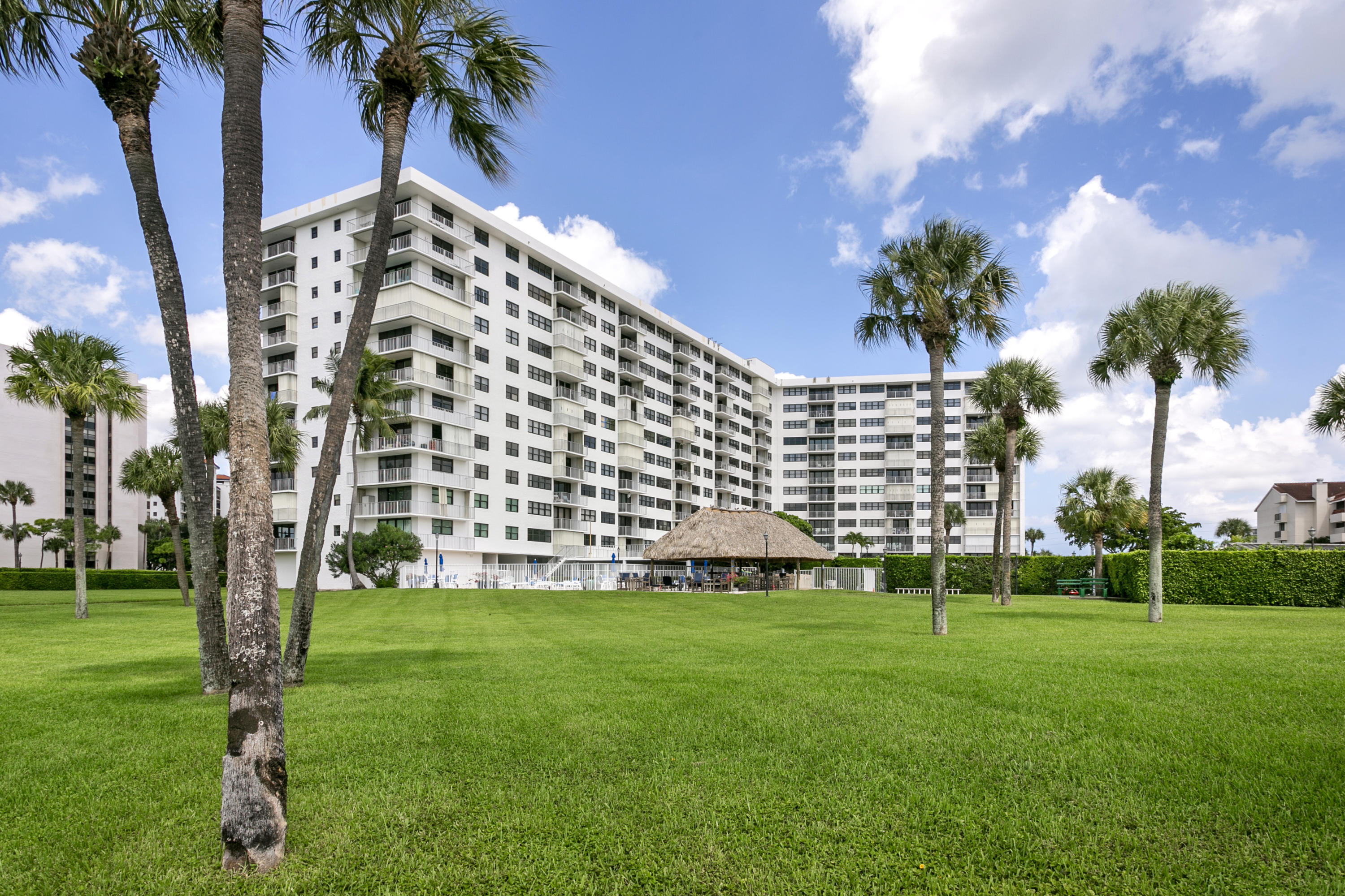 336 Golfview Road, Unit 515 North Palm Beach, FL 33408 - Photo 5 of 18 Back