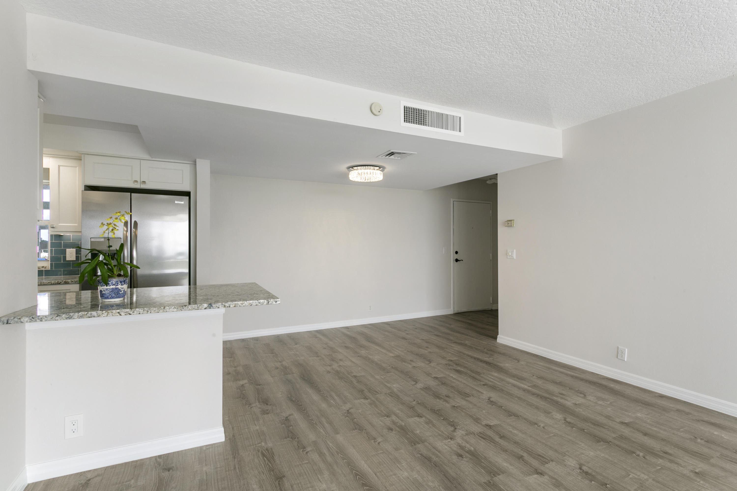 336 Golfview Road, Unit 515 North Palm Beach, FL 33408 - Photo 8 of 18 Kitchen+Dining