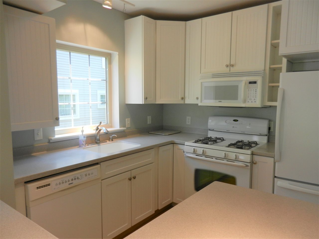 299 Mt Support Road, Unit 12 REED COURT Lebanon, NH 03766 - Photo 5 of 18 Gallery Image 5