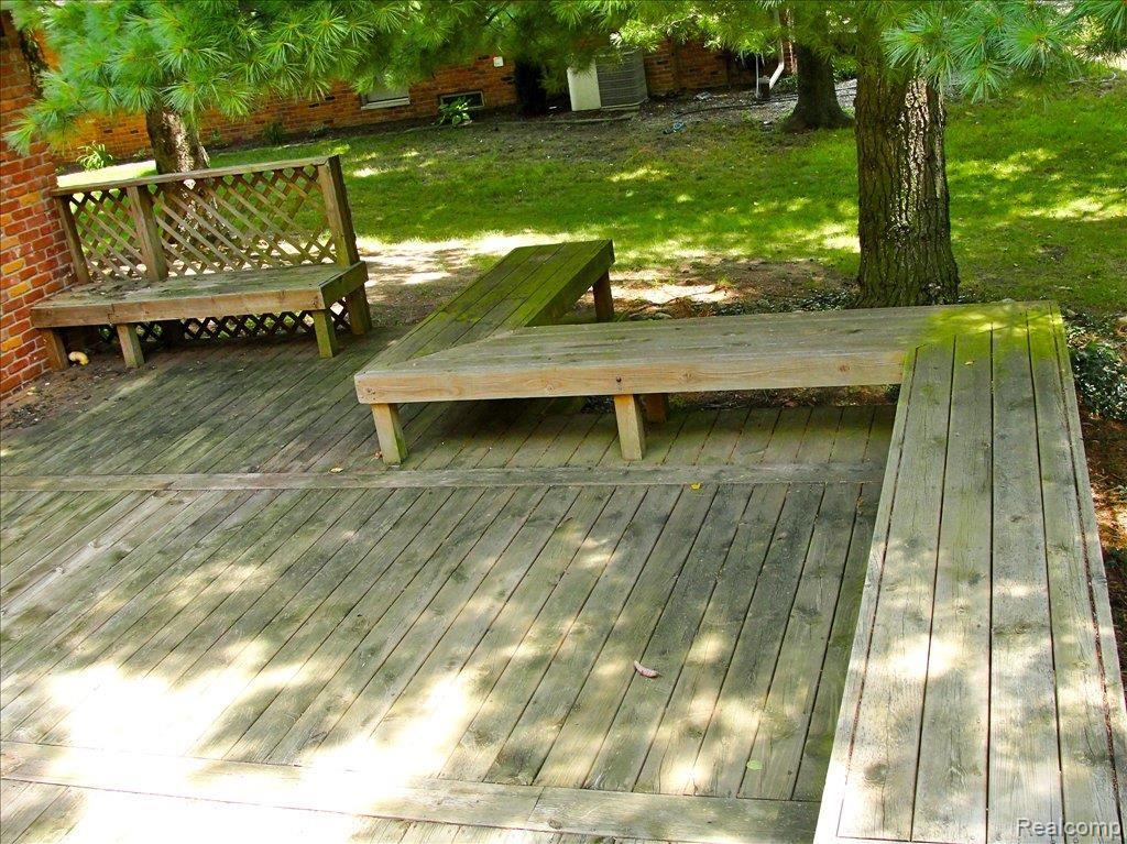 361 Ridgewood Road Rochester, MI 48306 - Photo 20 of 23 Plenty of Seating