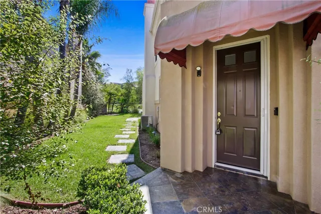 a view of a pathway of a house
