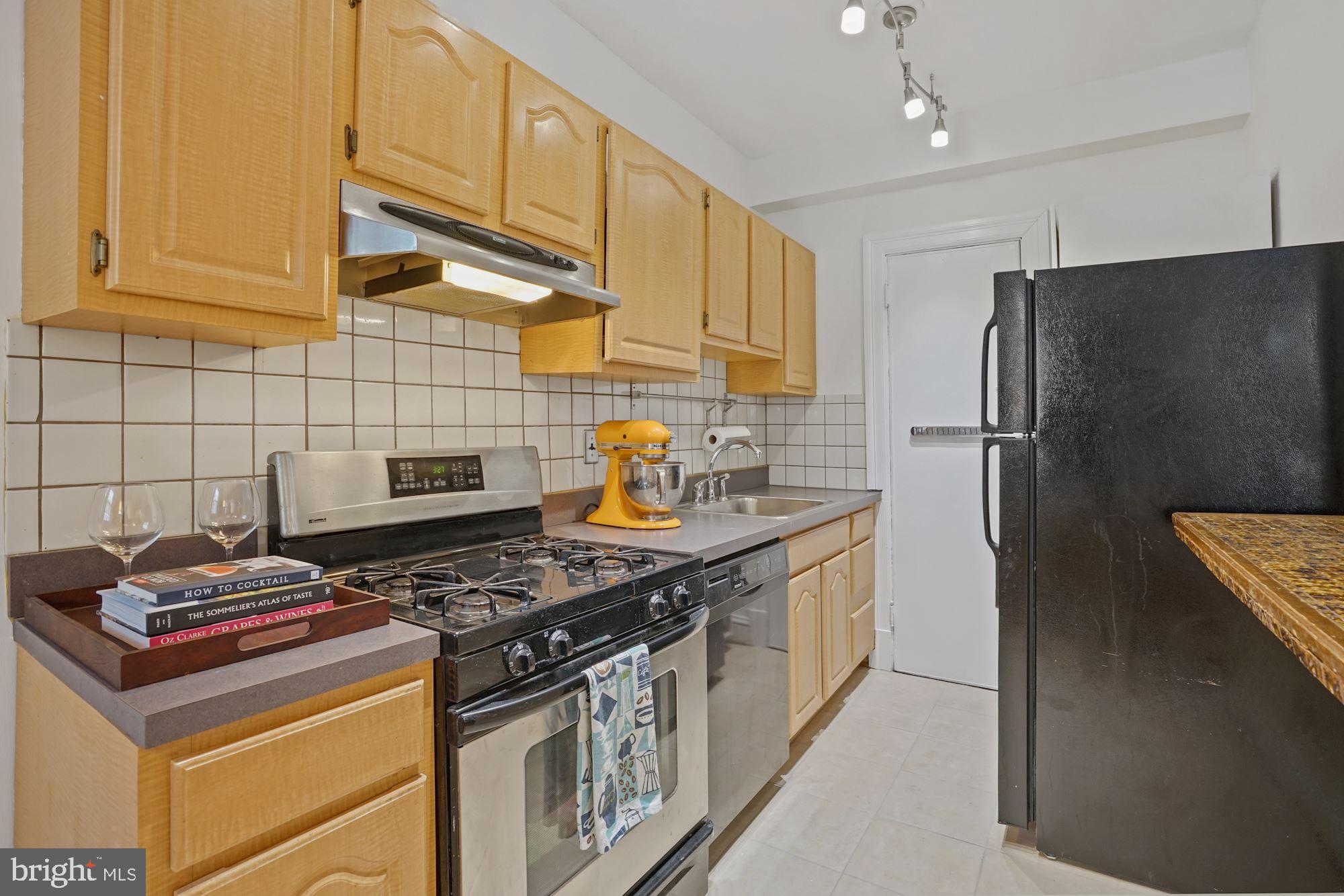 2707 Adams Mill Road Northwest, Unit 106 Washington, DC 20009 - Photo 12 of 31 Gallery Image 12