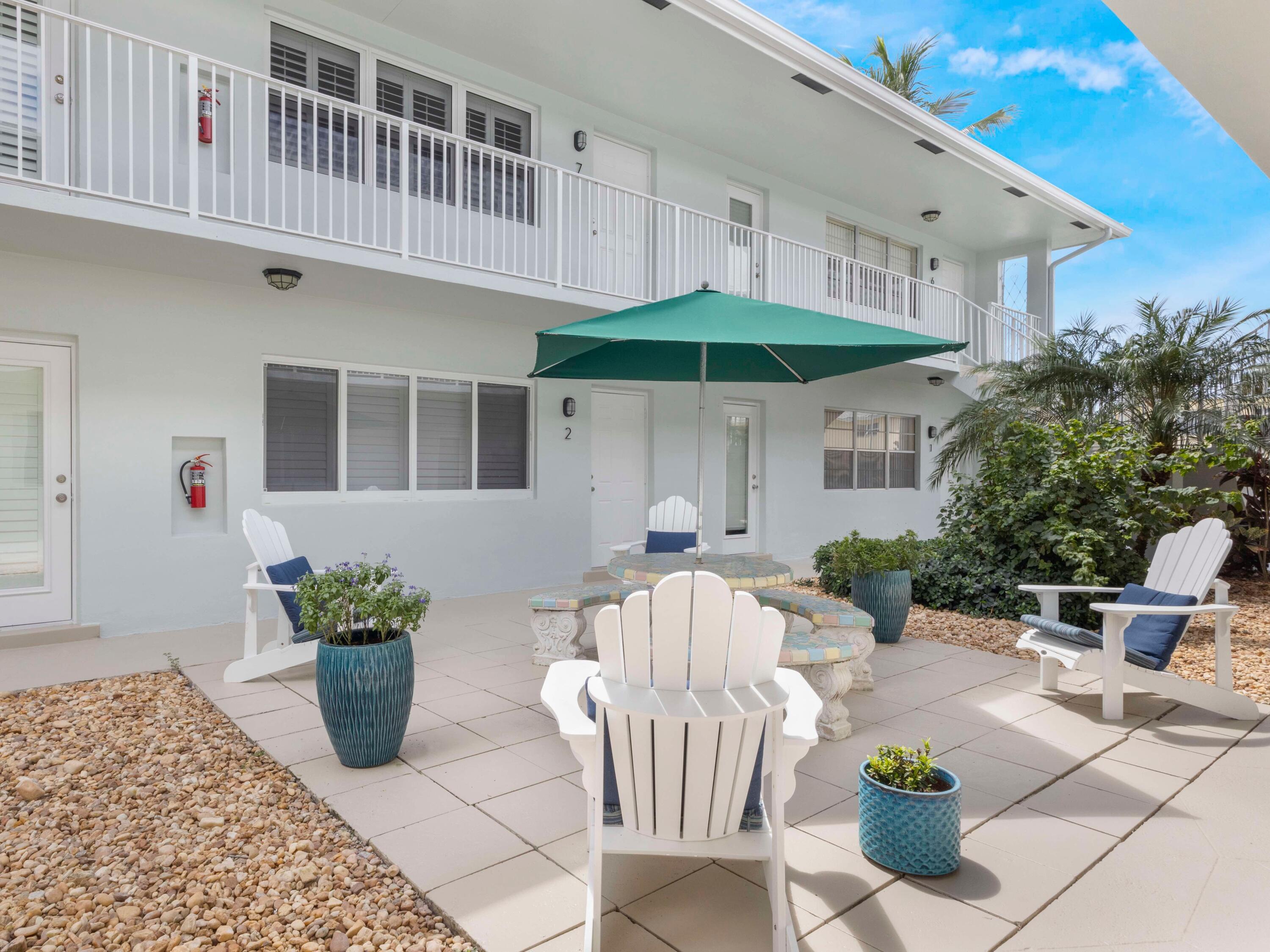 2753 Northeast 28th Street, Unit 2E Lighthouse Point, FL 33064 - Photo 9 of 13 Courtyard