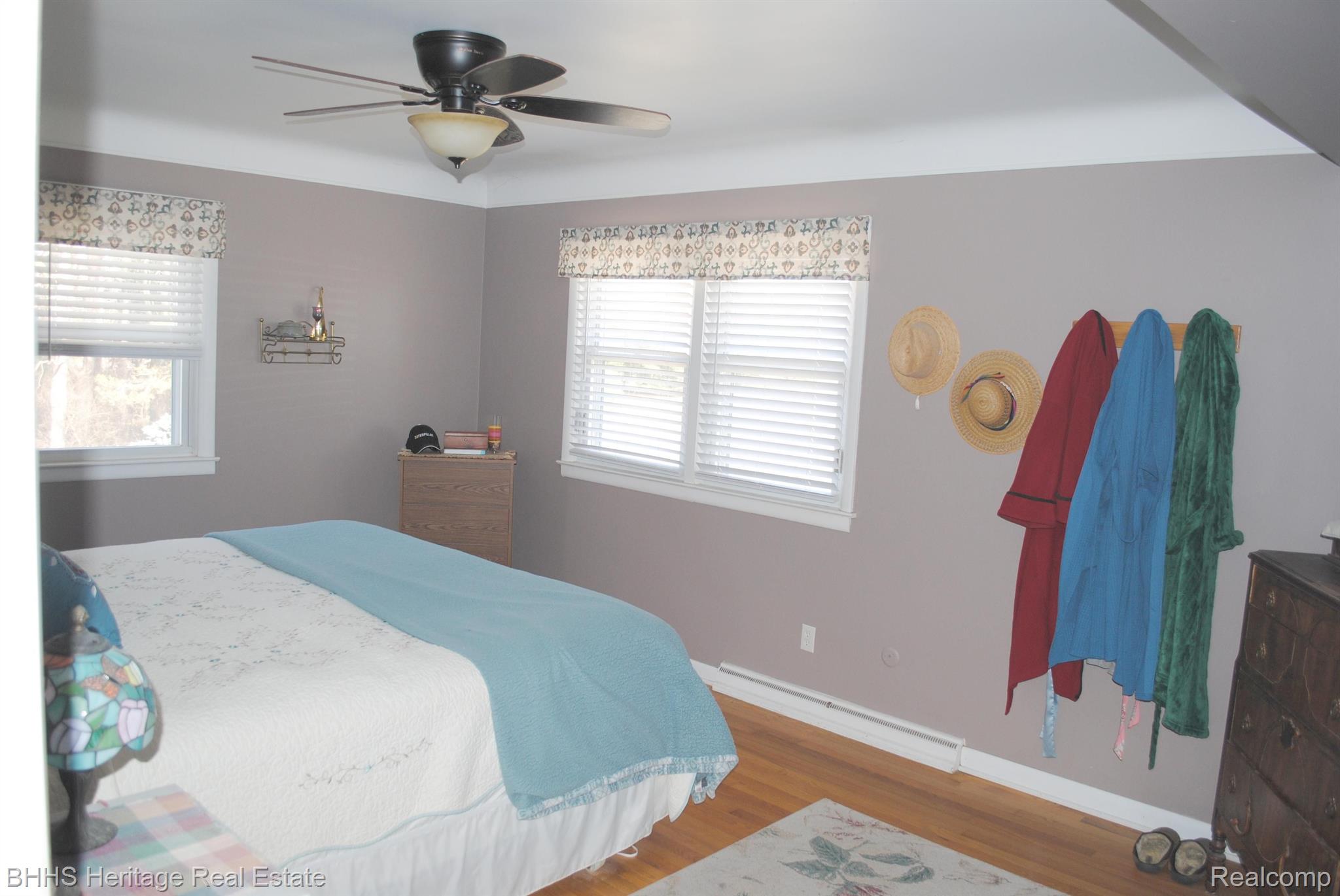 2620 South Latson Road Howell, MI 48843 - Photo 22 of 40 Primary Bedroom with coved ceilings