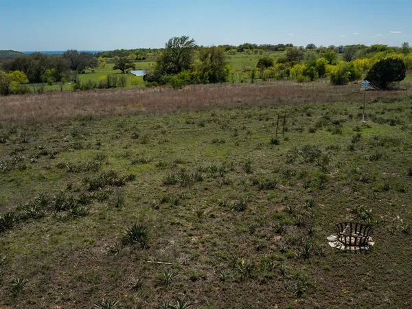 a view of a dry yard