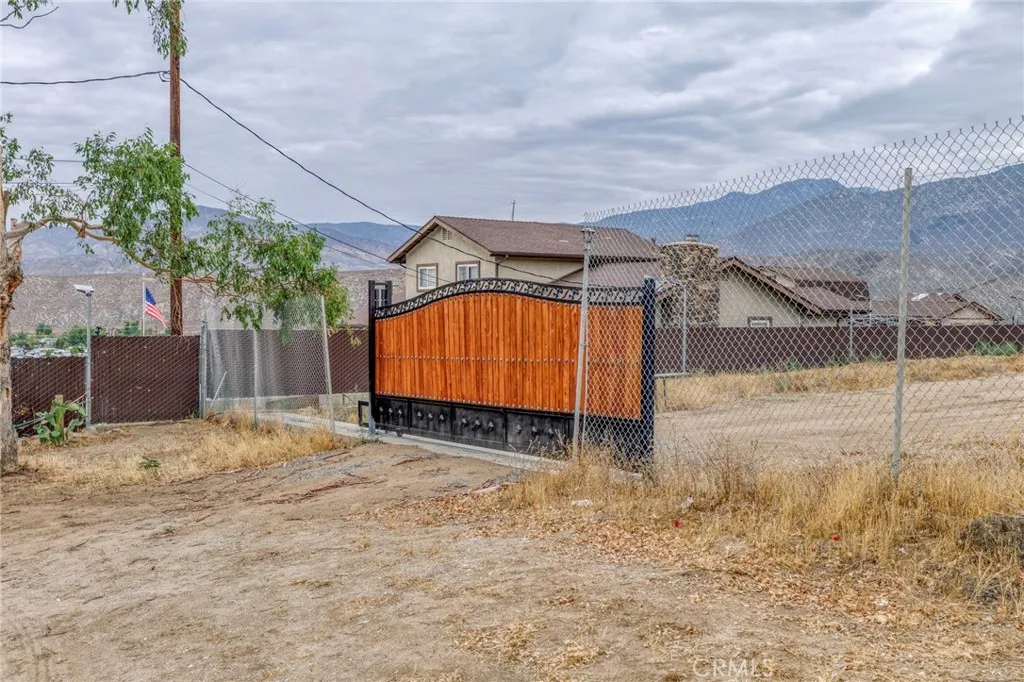 0 Grant Hemet, CA 92544 - Photo 8 of 9 a view of a backyard