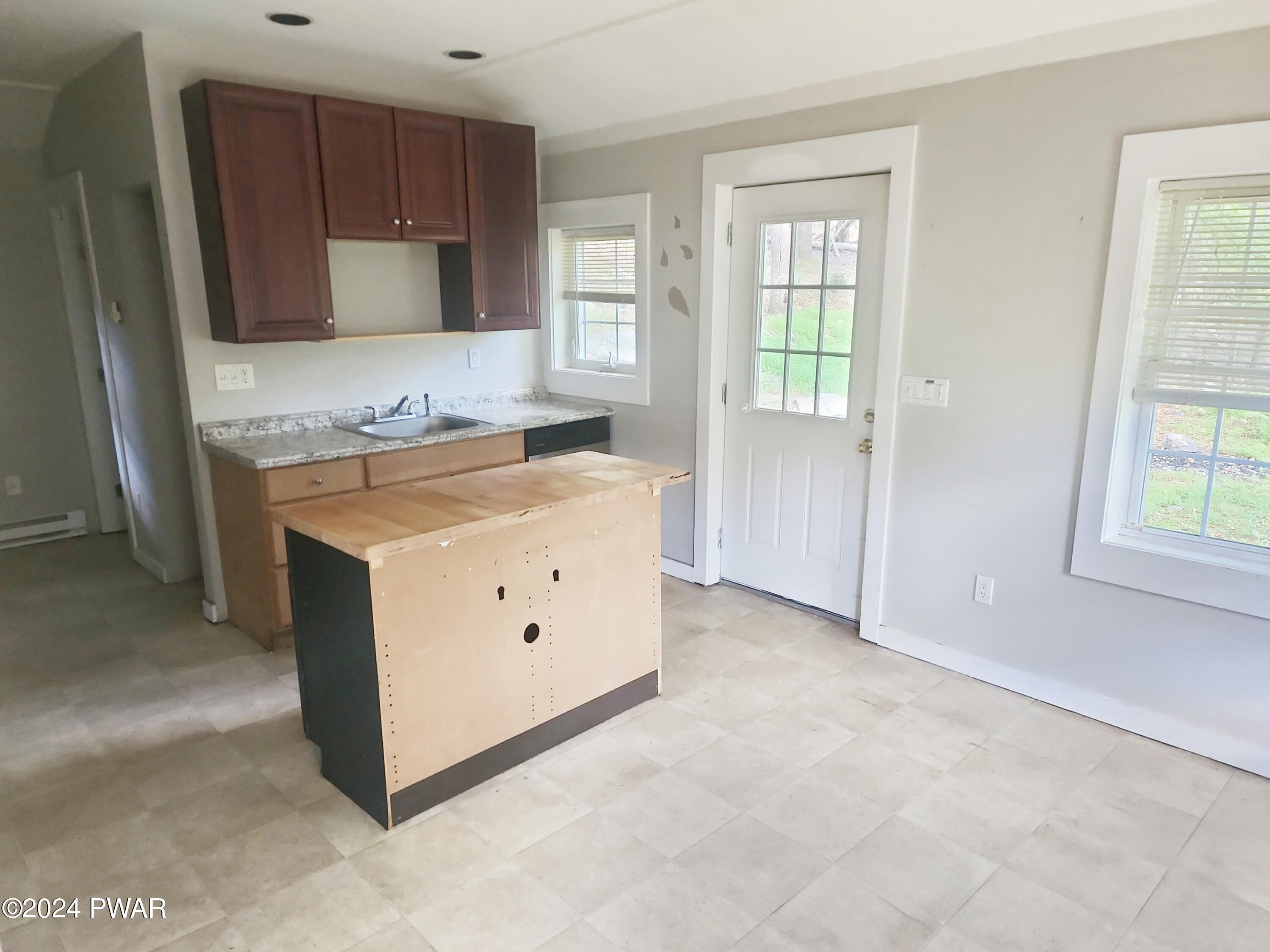 281 Sawkill Road Milford, PA 18337 - Photo 6 of 20 IMG_ 20240902_141210