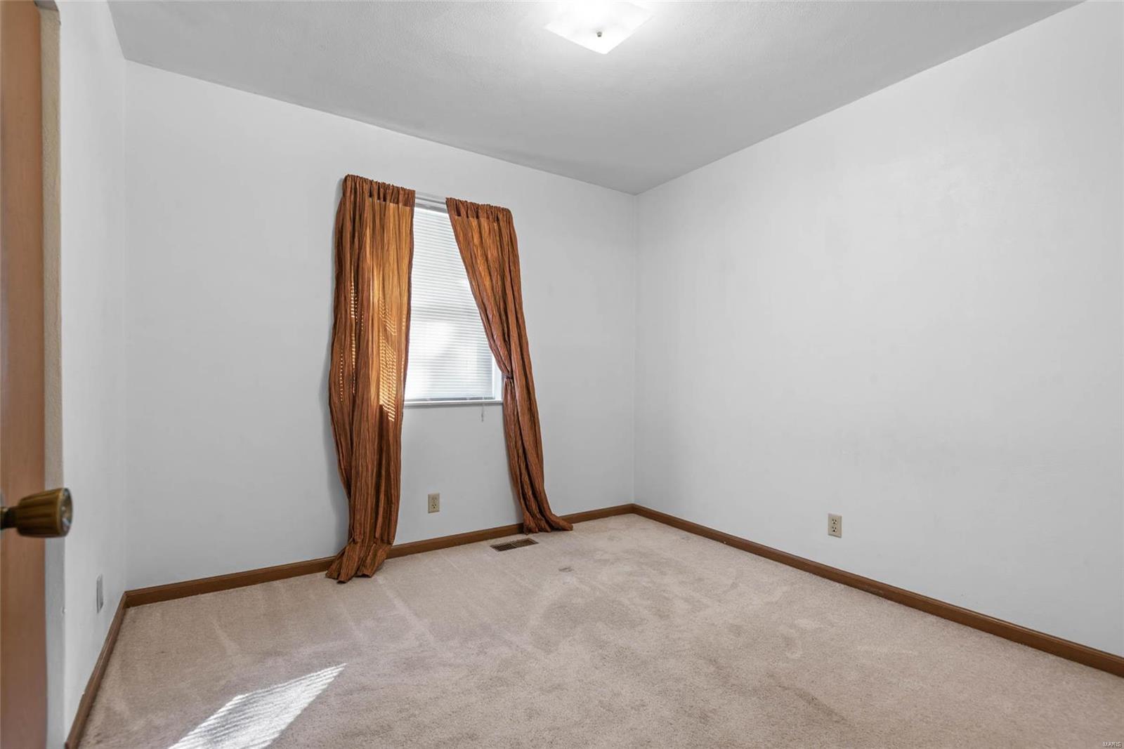39 Innsbruck Lane Shiloh, IL 62221 - Photo 12 of 24 Gallery Image 12