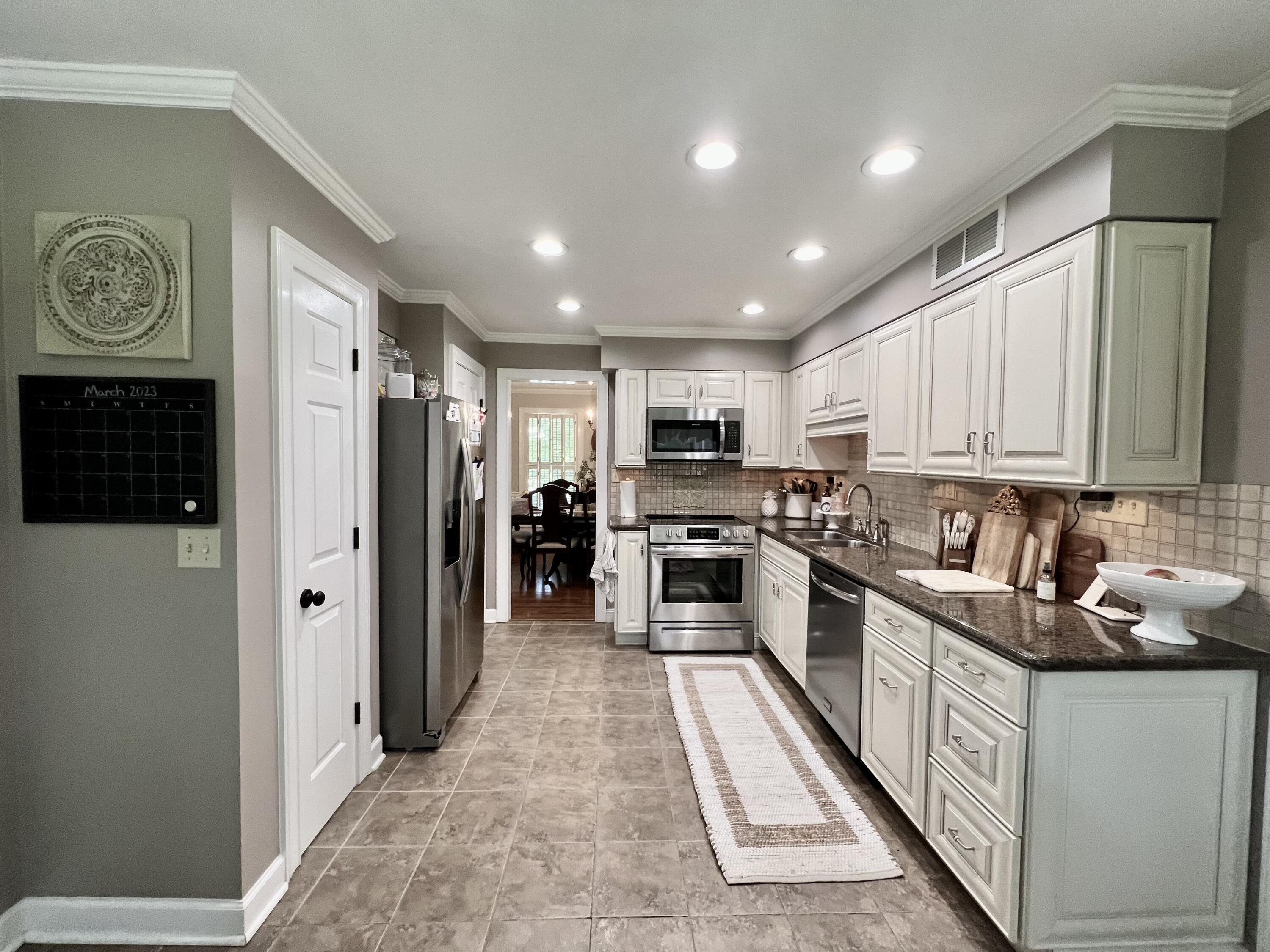 1119 Rockbridge Road Lexington, KY 40515 - Photo 8 of 23 IMG_5549