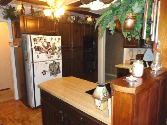 3611 Chamberlain Road Buchanan, MI 49107 - Photo 16 of 20 3611 chamberlain one side of kitchen