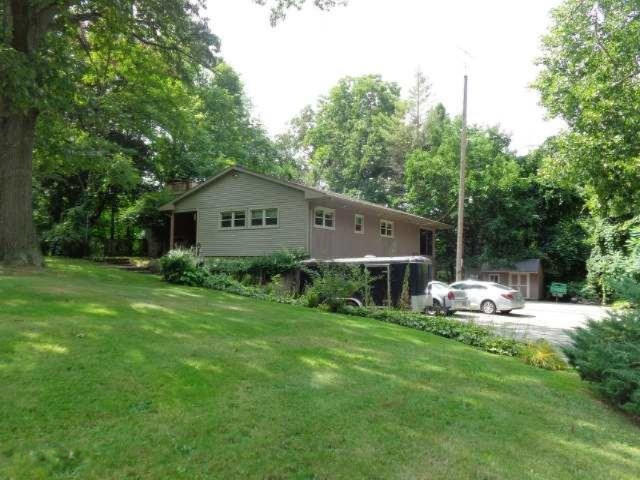 3611 Chamberlain Road Buchanan, MI 49107 - Photo 6 of 20 Back & side