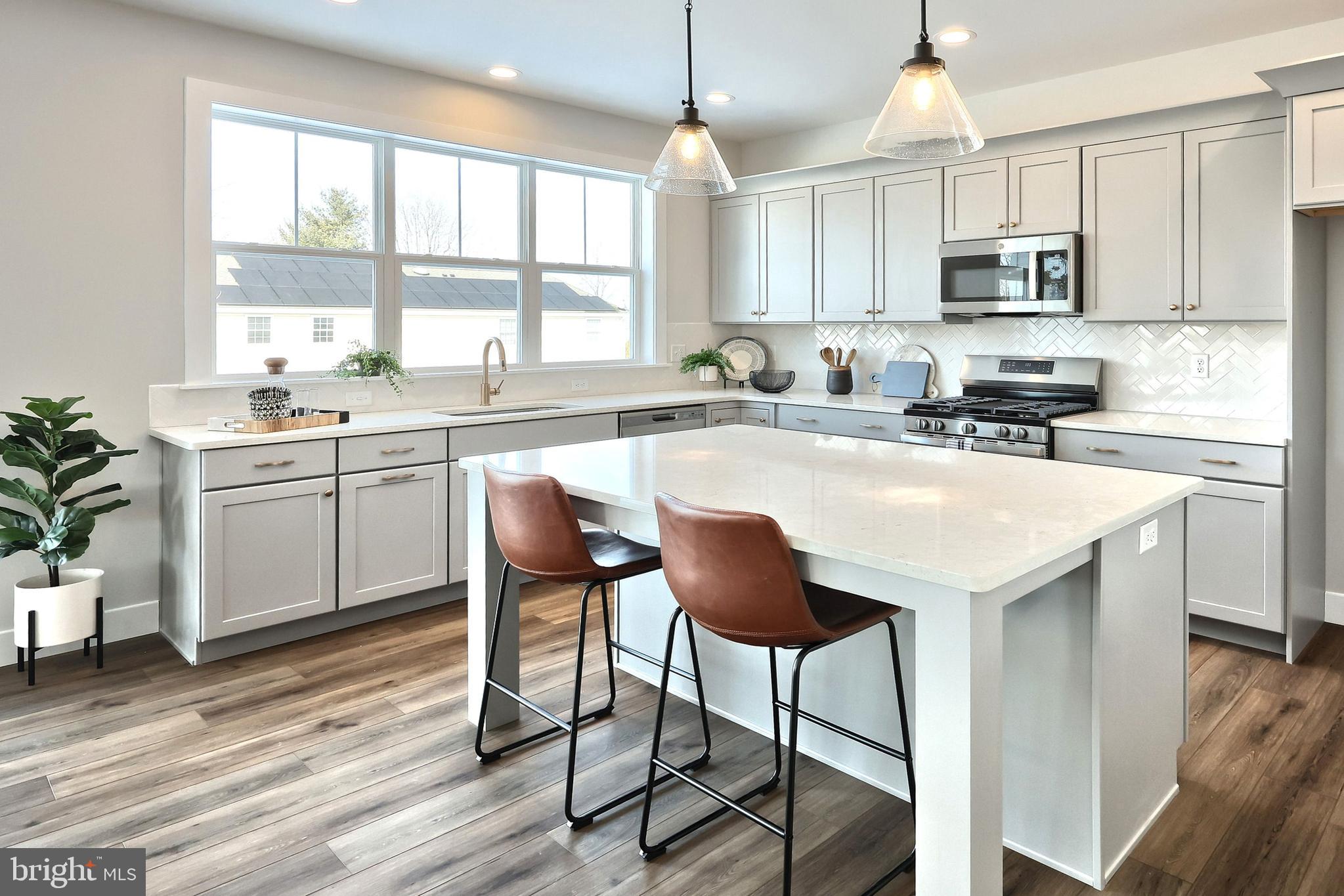 27 Vista Court Lititz, PA 17543 - Photo 2 of 35