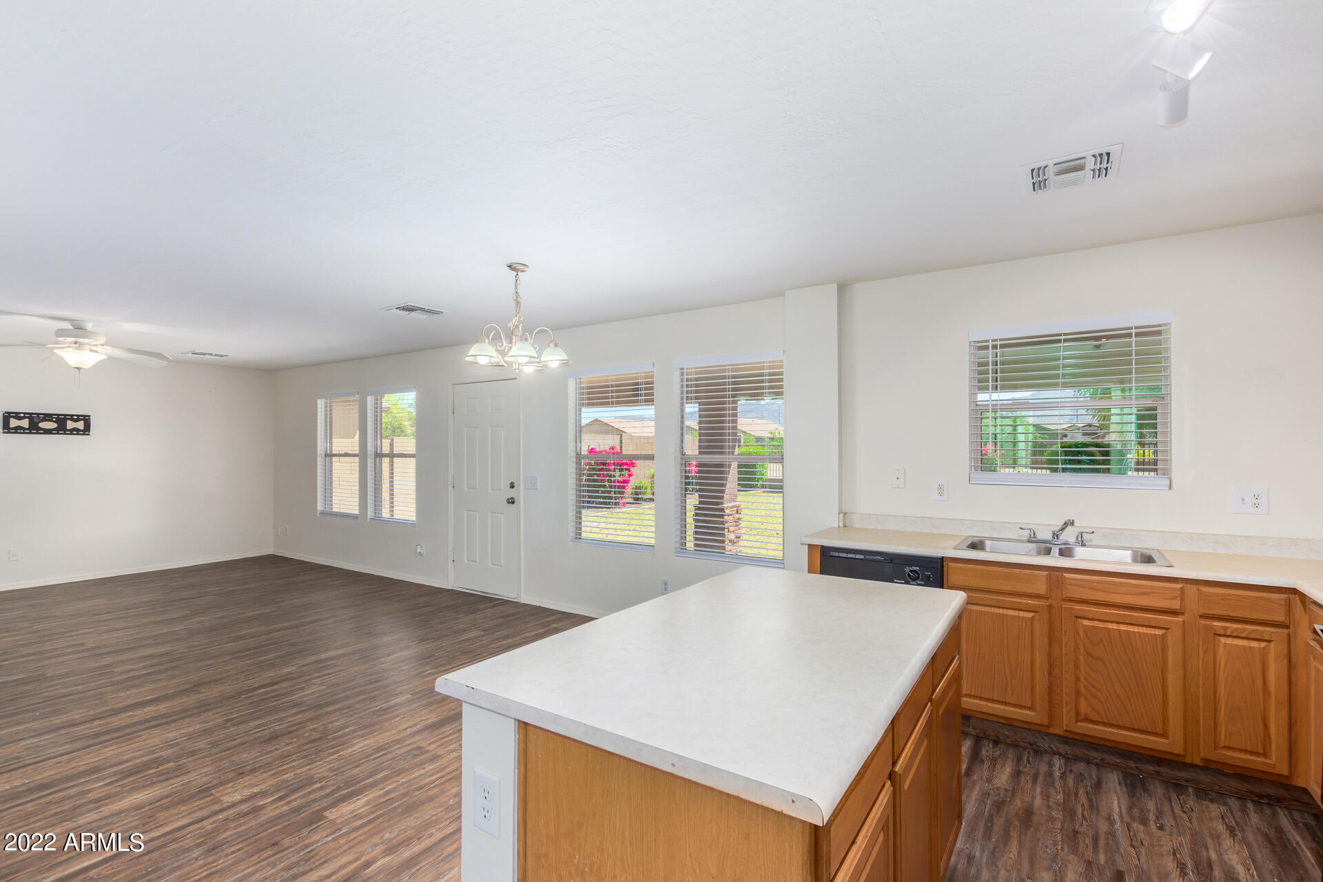 3151 West Fremont Rd. Phoenix, AZ 85041 - Photo 4 of 26 11 - Fremont