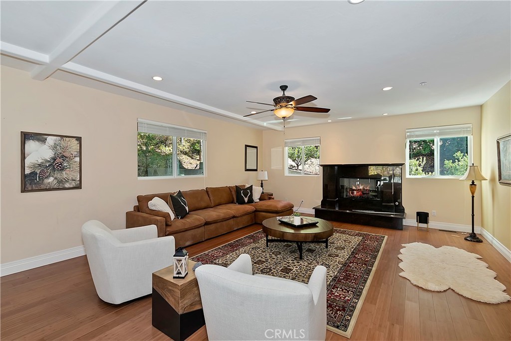 27732 North Bay Road Lake Arrowhead, CA 92352 - Photo 11 of 28 Gallery Image 11