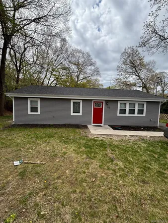 $3,350 | 112 Maple Lane, Medford, NY 11763