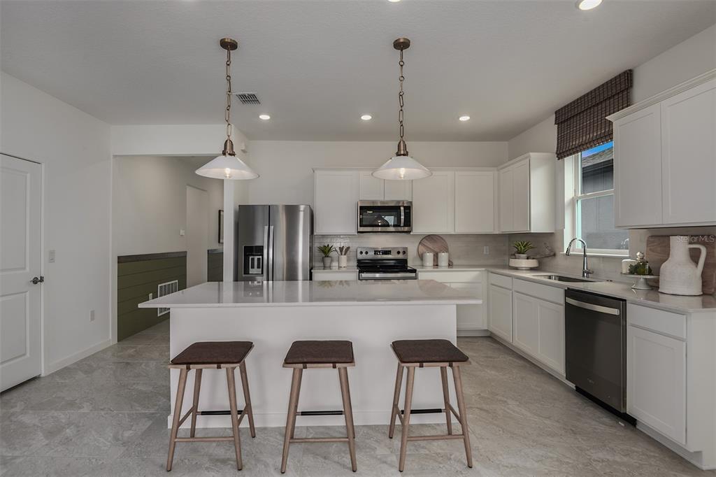 8569 Southwest 65th Street Road Ocala, FL 34481 - Photo 4 of 37