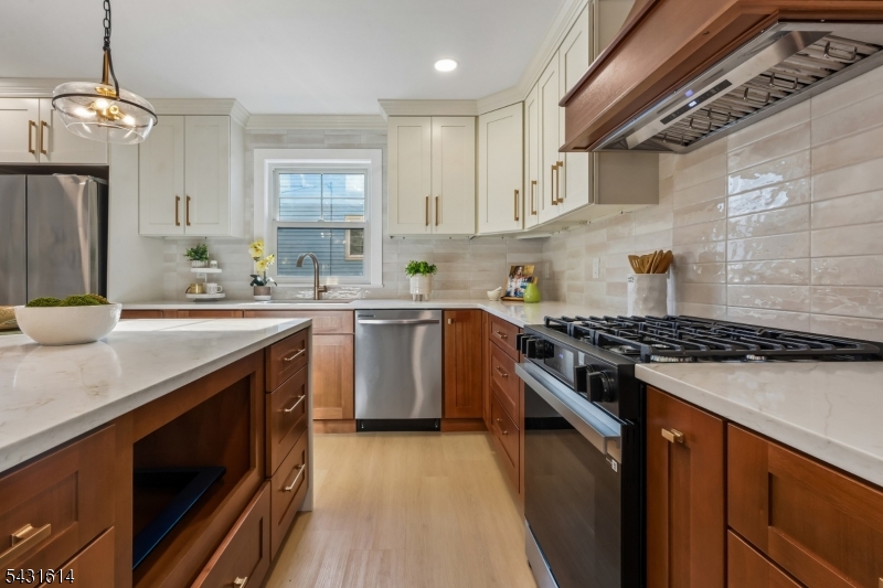 10 Rose Street Edison, NJ 08817 - Photo 5 of 48