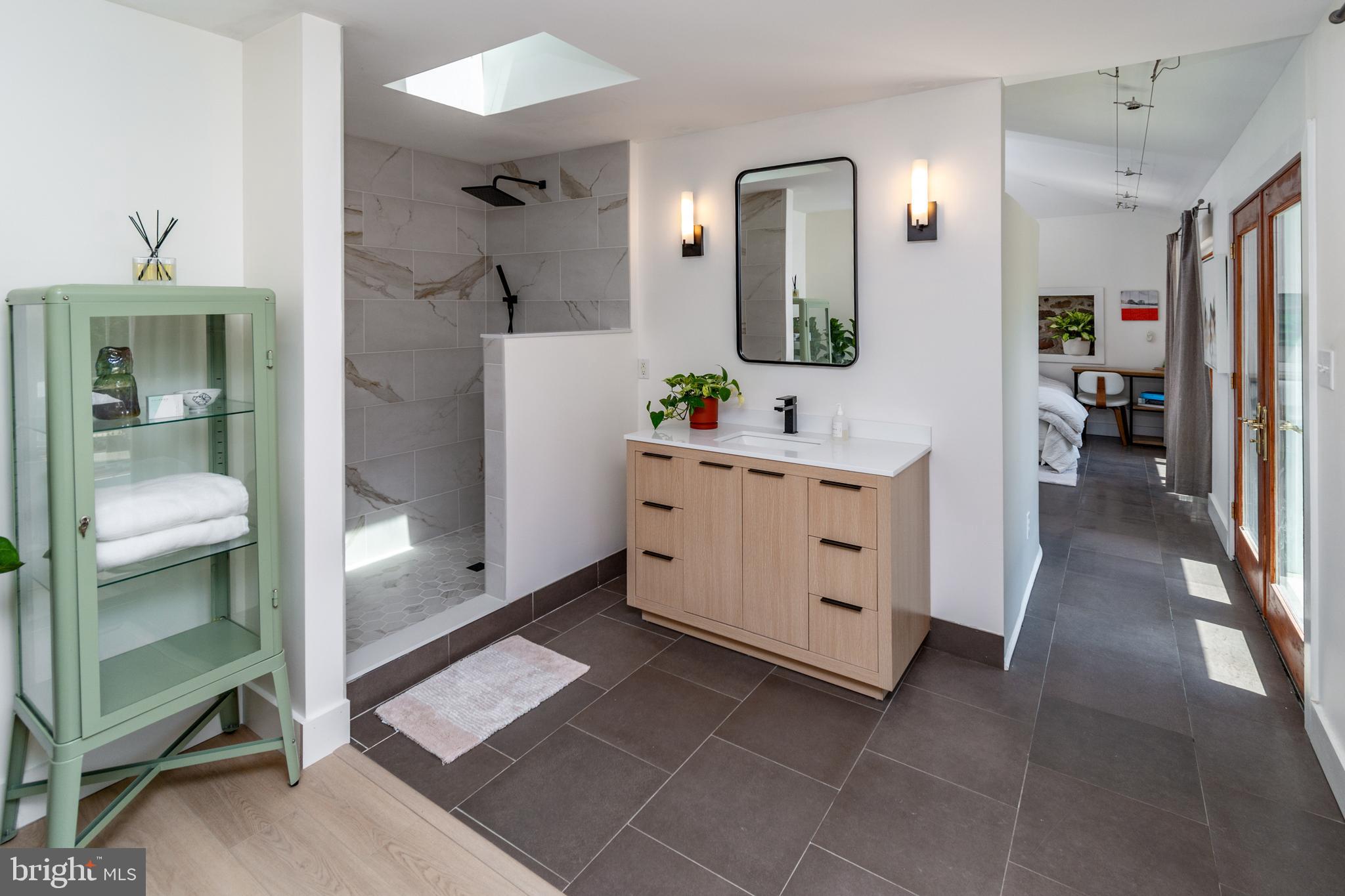 2539 Aquetong Road New Hope, PA 18938 - Photo 15 of 50 Primary Bathroom