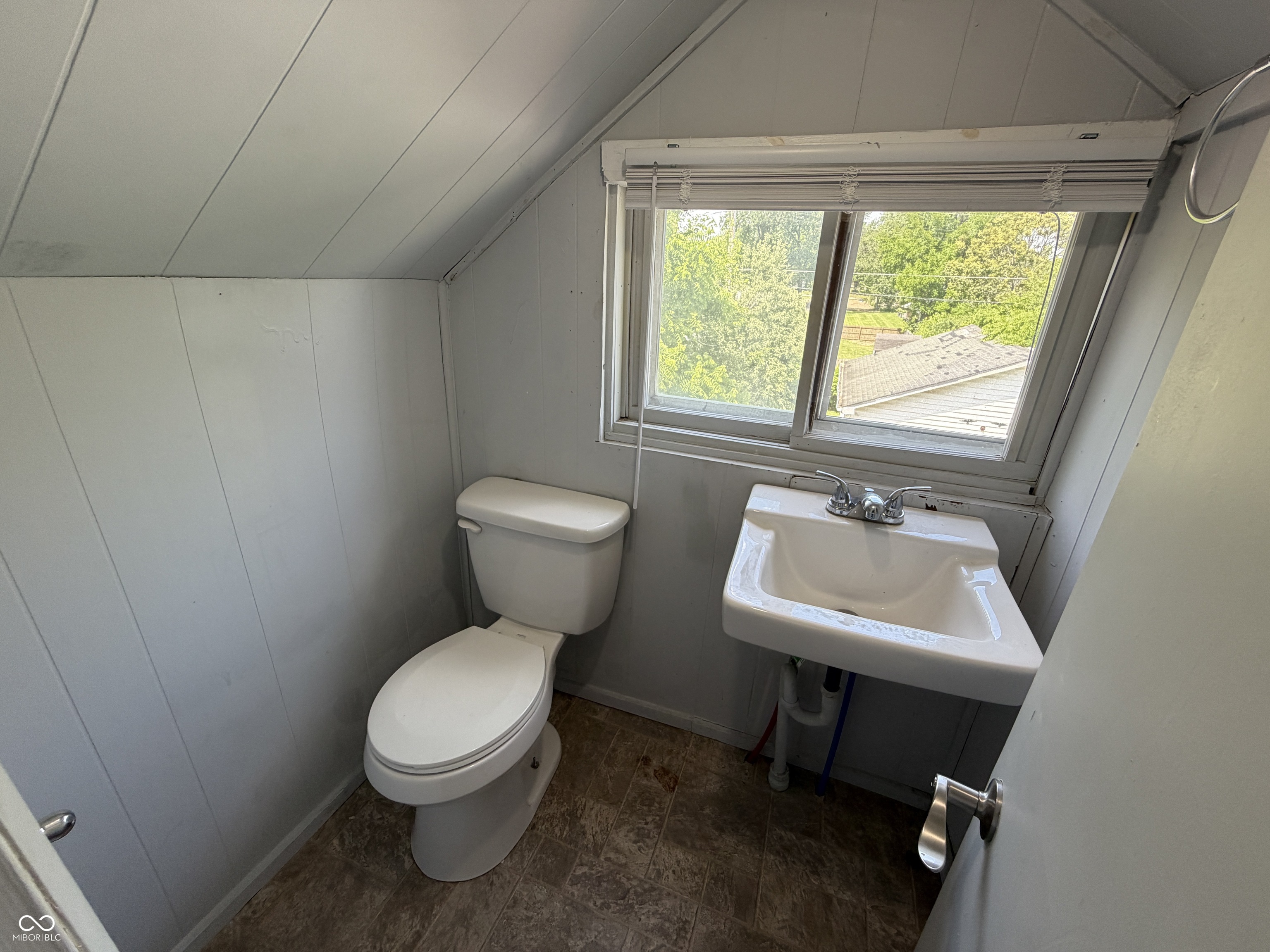 2105 Arrow Avenue Anderson, IN 46016 - Photo 6 of 15