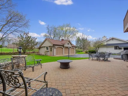 $1,250,000 | 1324 Laurie Lane, Burr Ridge, IL 60527