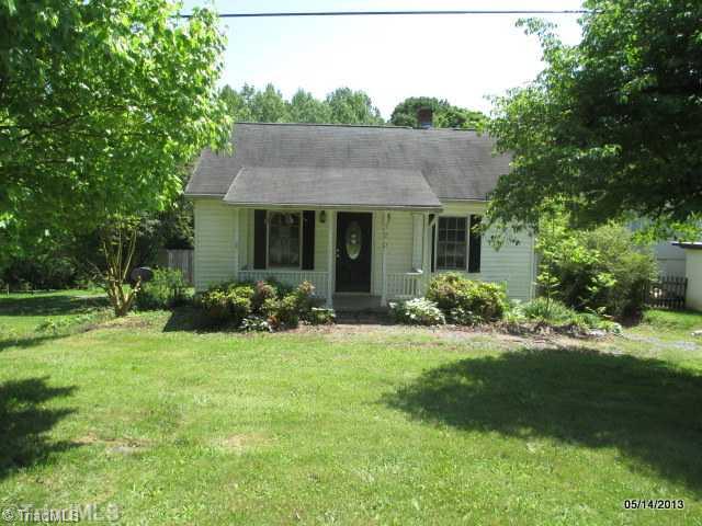 320 Oak Summit Road Winston-Salem, NC 27105 - Photo 1 of 10 Exterior Front.