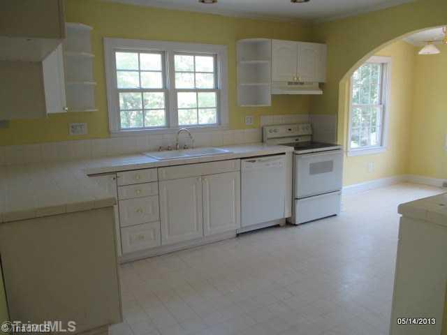 320 Oak Summit Road Winston-Salem, NC 27105 - Photo 4 of 10 Interior Space/Layout.