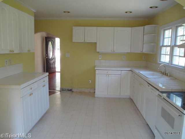 320 Oak Summit Road Winston-Salem, NC 27105 - Photo 5 of 10 Interior Space/Layout.