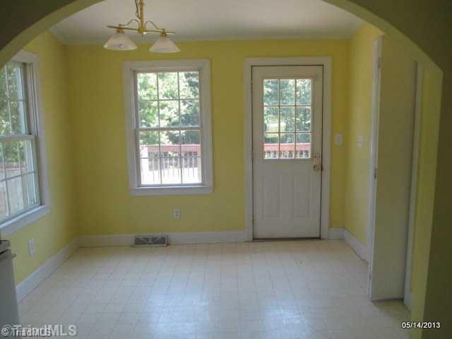 320 Oak Summit Road Winston-Salem, NC 27105 - Photo 6 of 10 Interior Space/Layout.