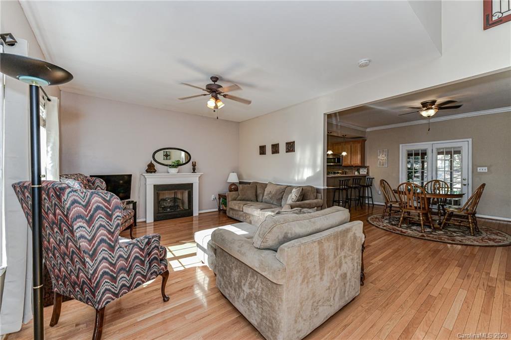 9104 Pitcairn Drive Tega Cay, SC 29708 - Photo 4 of 36
