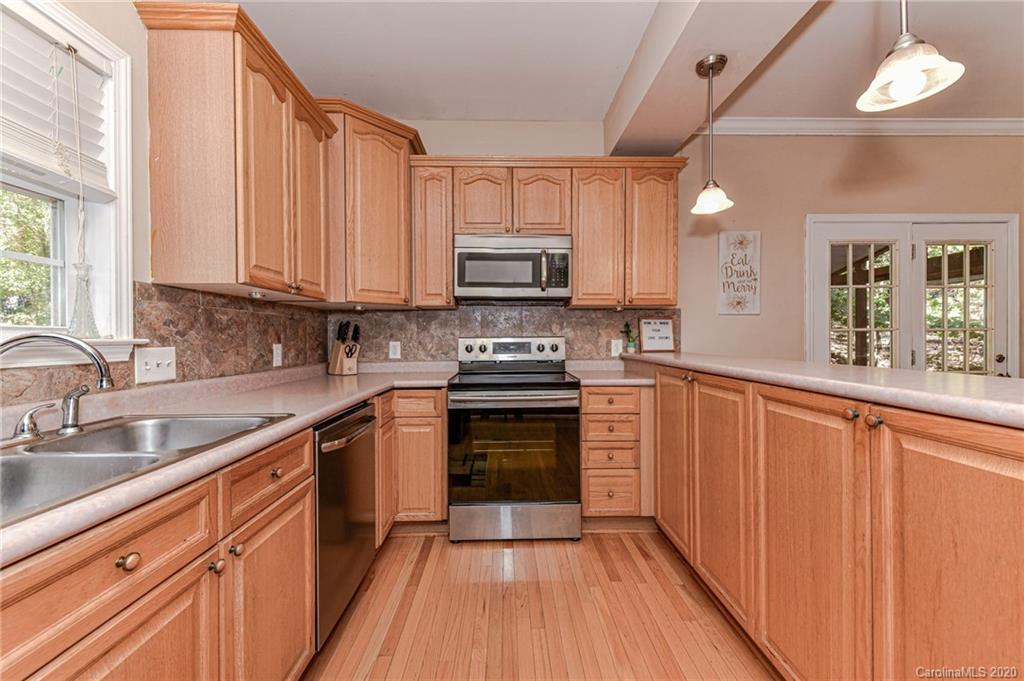 9104 Pitcairn Drive Tega Cay, SC 29708 - Photo 8 of 36