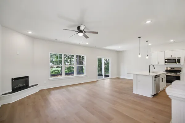 $364,900 | 1052 Stagecoach Drive, White House, TN 37188