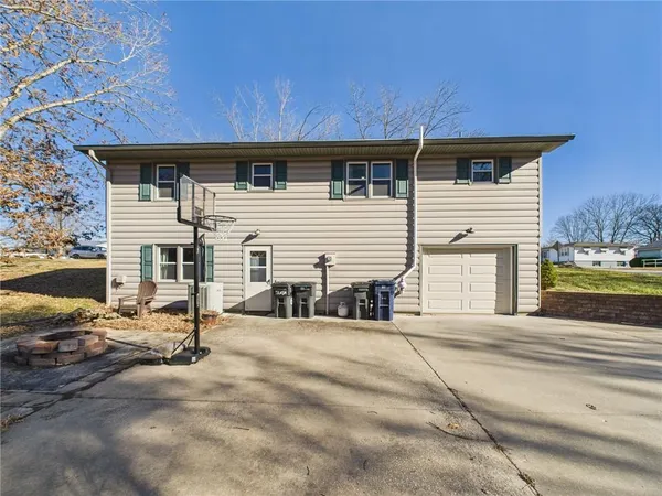 $239,000 | 611 Short Street, Knob Noster, MO 65336