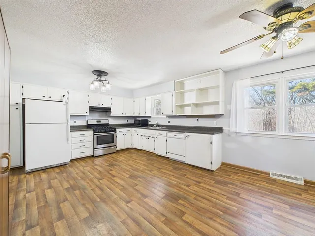 $240,000 | 611 Short Street, Knob Noster, MO 65336