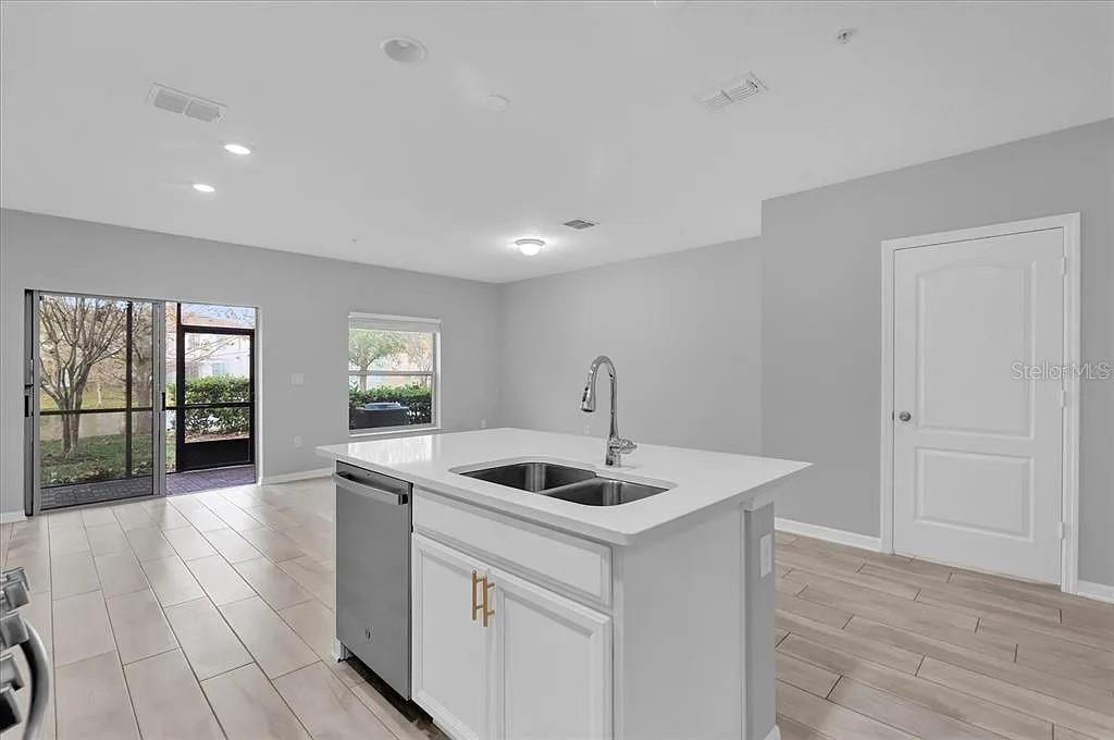 232 Rustic Loop Sanford, FL 32771 - Photo 4 of 28