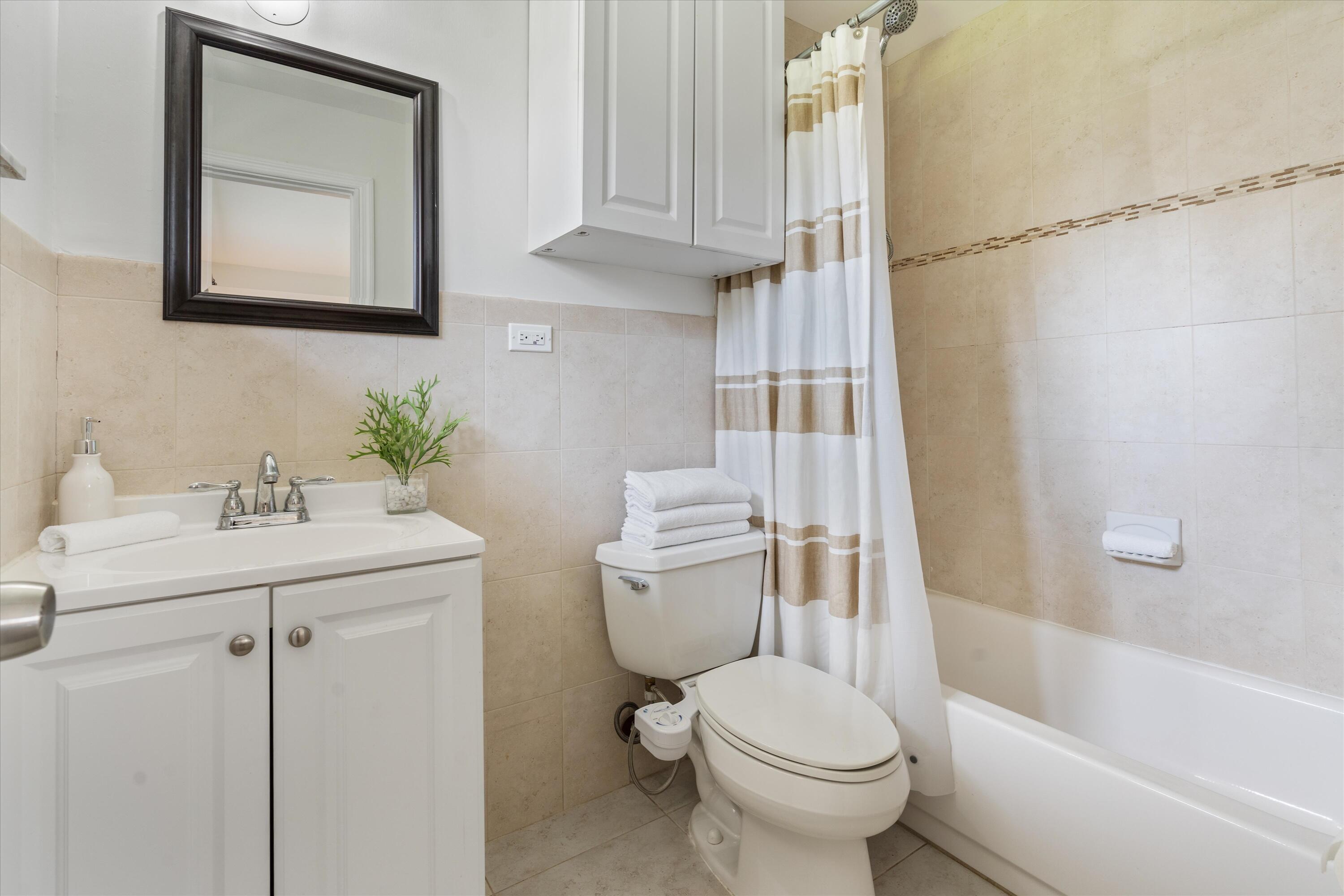 6 Windsor Road West Jupiter, FL 33469 - Photo 17 of 25 17-6 Windsor Road W Jupiter, FL-113