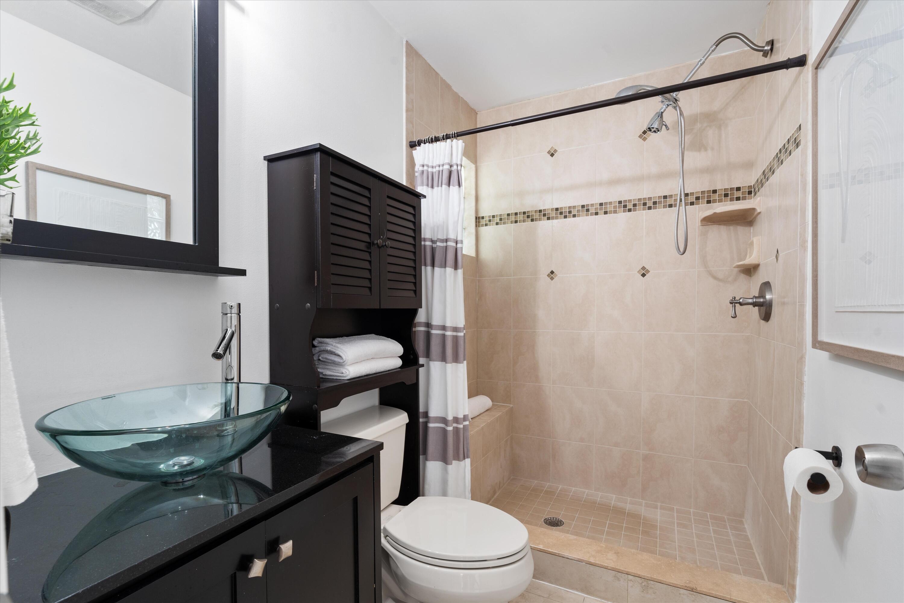 6 Windsor Road West Jupiter, FL 33469 - Photo 20 of 25 20-6 Windsor Road W Jupiter, FL-125