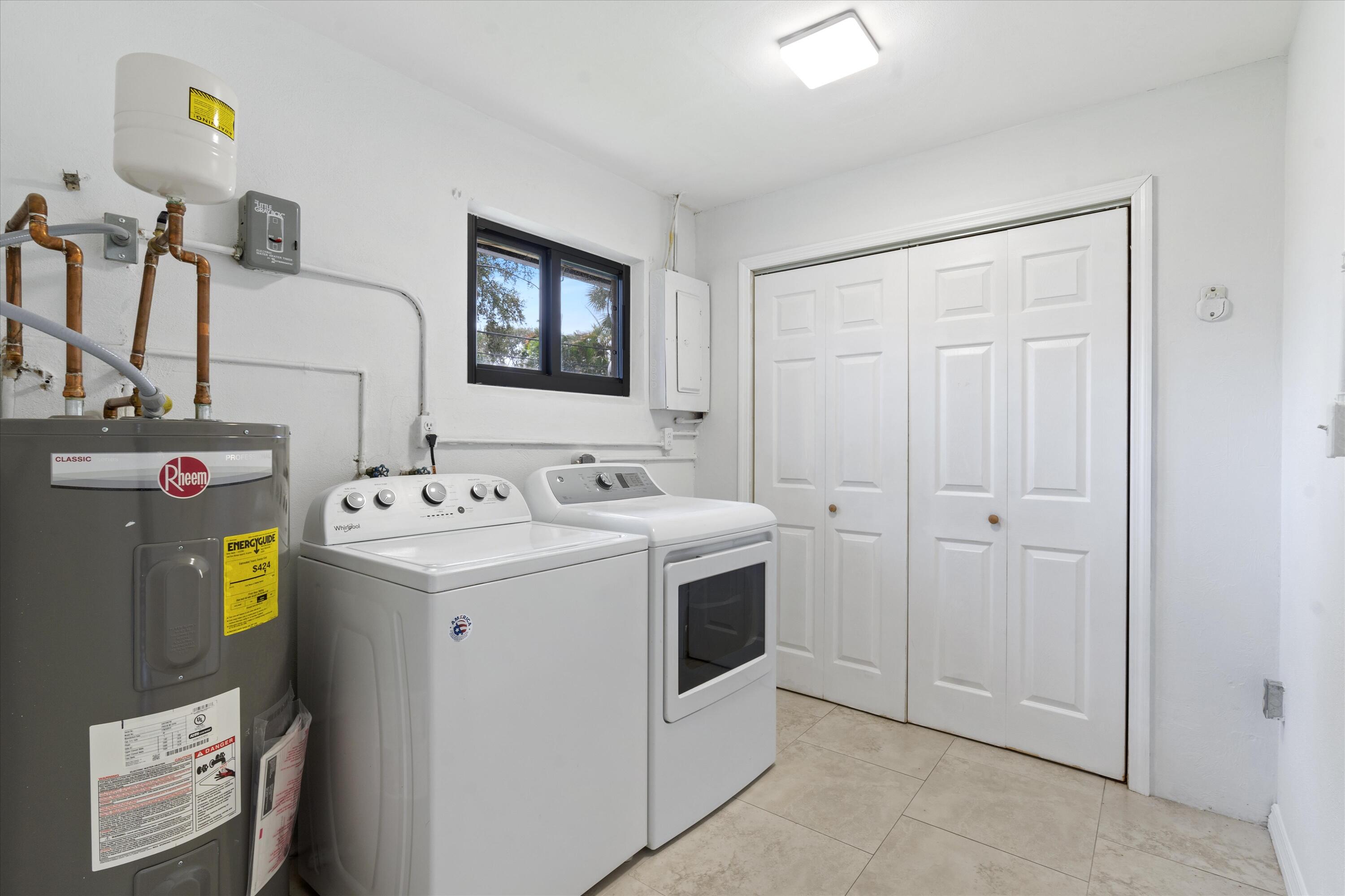 6 Windsor Road West Jupiter, FL 33469 - Photo 23 of 25 23-6 Windsor Road W Jupiter, FL-122