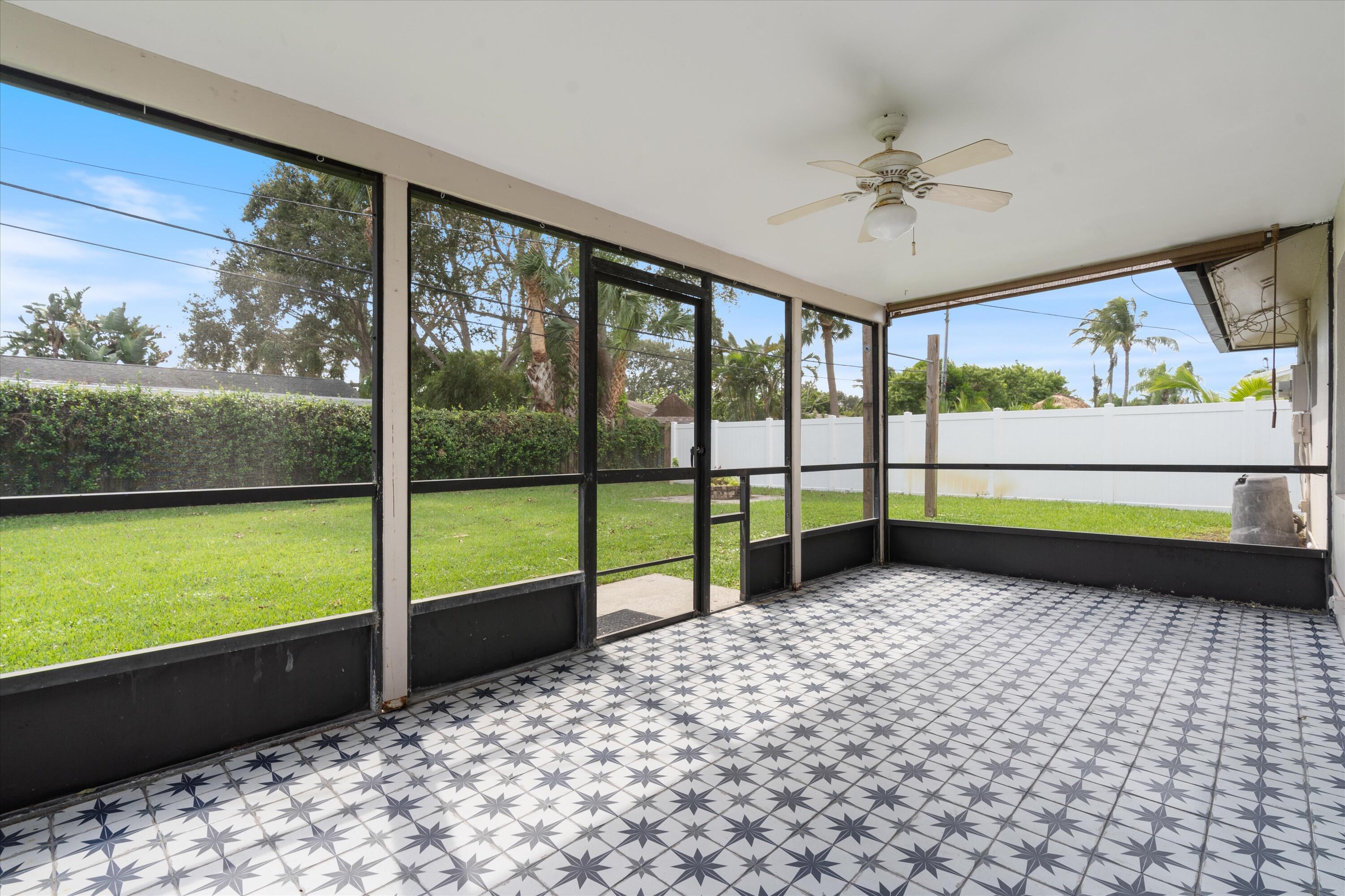 6 Windsor Road West Jupiter, FL 33469 - Photo 24 of 25 24-6 Windsor Road W Jupiter, FL-123